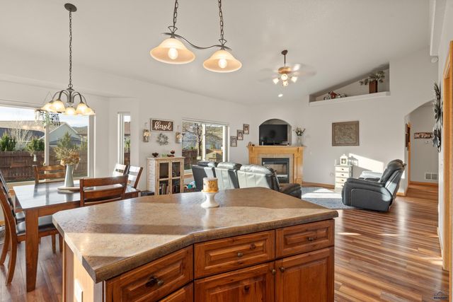 8771 STEAMBOAT LN, Summerset, SD 57769