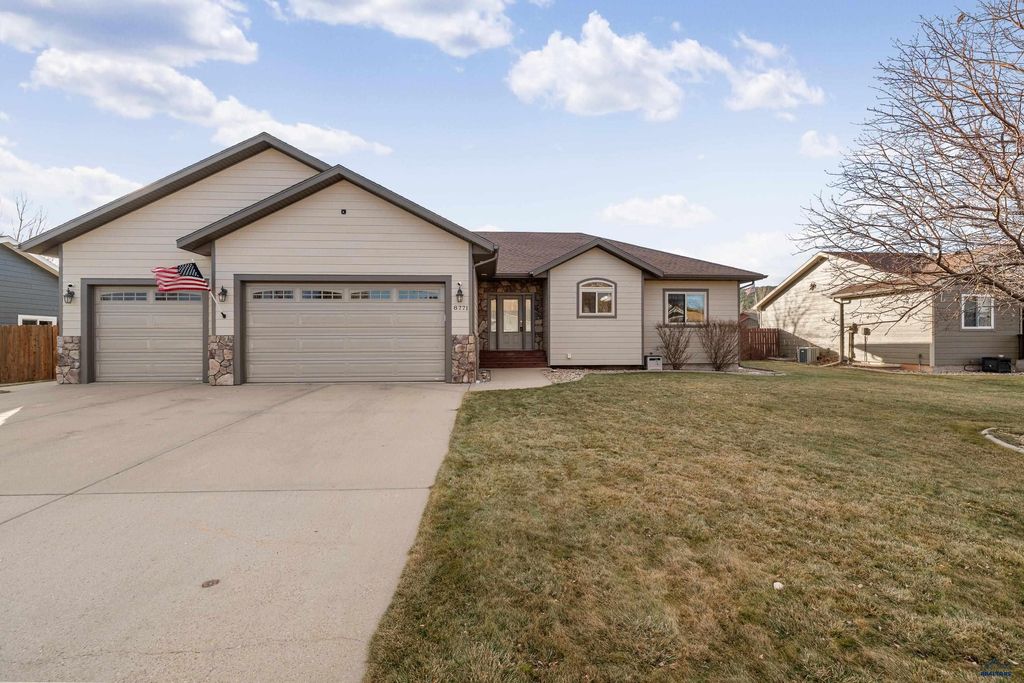 8771 STEAMBOAT LN, Summerset, SD 57769