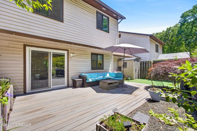 6 Swan Road, Howell, NJ 07731