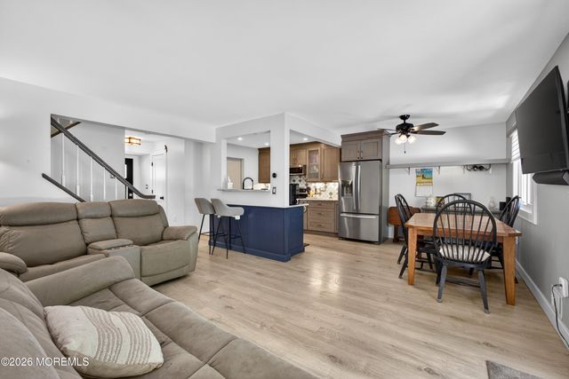 6 Swan Road, Howell, NJ 07731