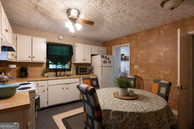 2594 Morgan Lake Drive NE, Marietta, GA 30066