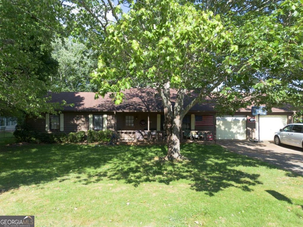 2594 Morgan Lake Drive NE, Marietta, GA 30066