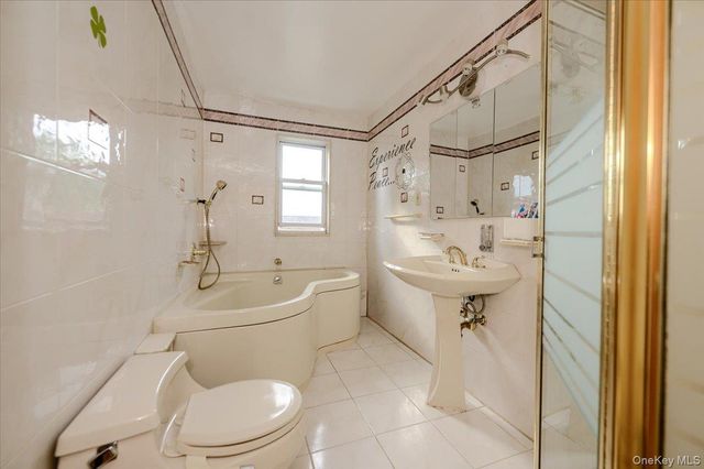950 Edison Avenue, Bronx, NY 10465