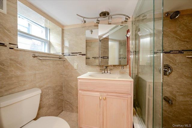 950 Edison Avenue, Bronx, NY 10465