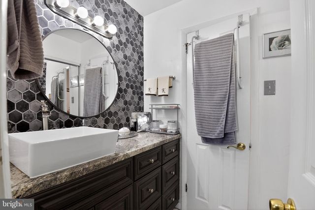 716 ELMTREE LN, Claymont, DE 19703