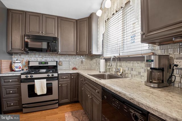 716 ELMTREE LN, Claymont, DE 19703