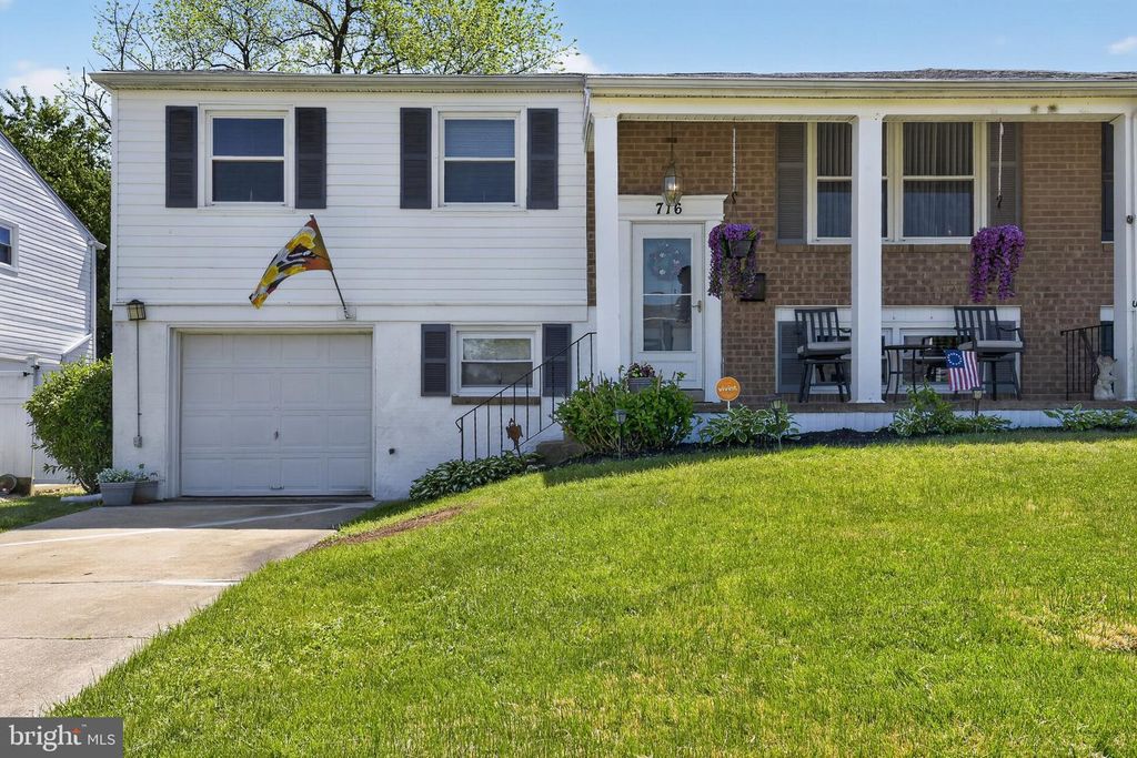 716 ELMTREE LN, Claymont, DE 19703