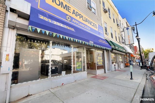 2004 Bergenline Avenue, Union City, NJ 07087