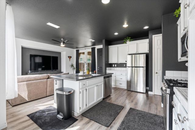 2411 Independence Trl, Plumas Lake, CA 95961