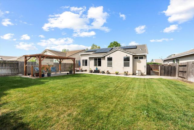 2411 Independence Trl, Plumas Lake, CA 95961