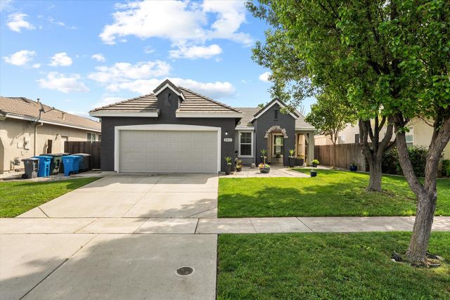 2411 Independence Trl, Plumas Lake, CA 95961