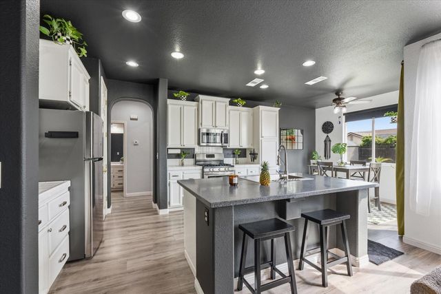 2411 Independence Trl, Plumas Lake, CA 95961