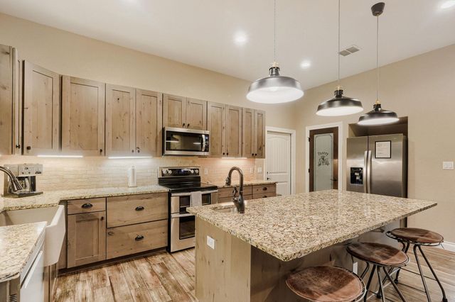 441 Eagle LN, Fischer, TX 78623
