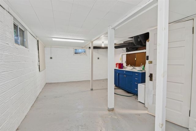 225 S Hazel Avenue, Ames, IA 50010