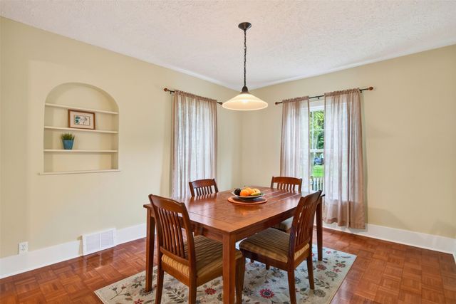 225 S Hazel Avenue, Ames, IA 50010
