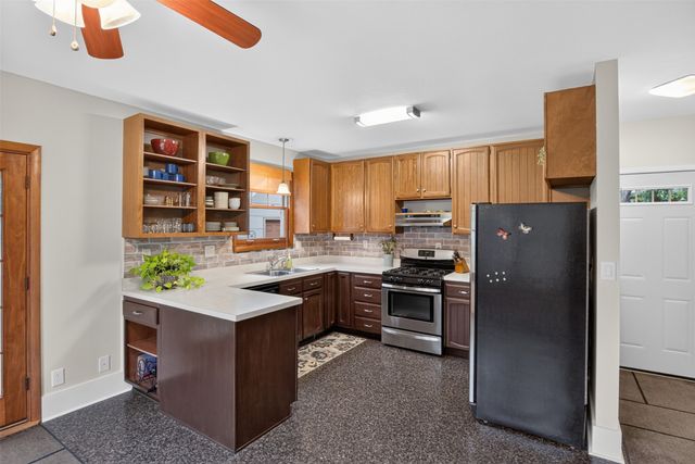225 S Hazel Avenue, Ames, IA 50010