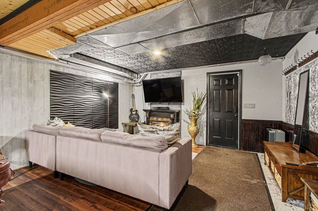 347 E Murray Road, La Porte, IN 46350