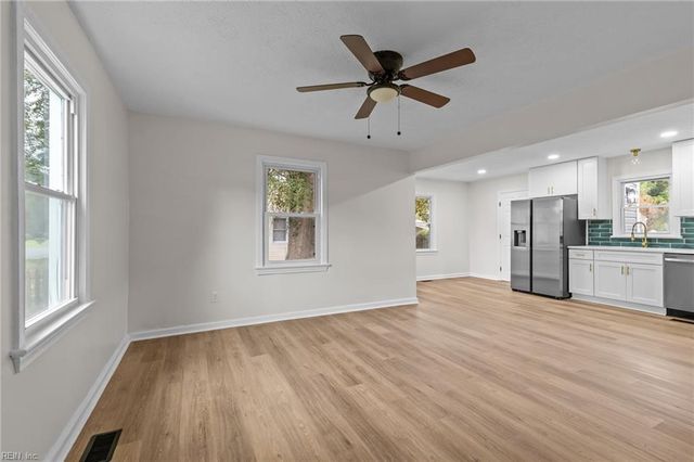 618 McLawhorne DR, Newport News, VA 23605