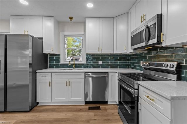 618 McLawhorne DR, Newport News, VA 23605