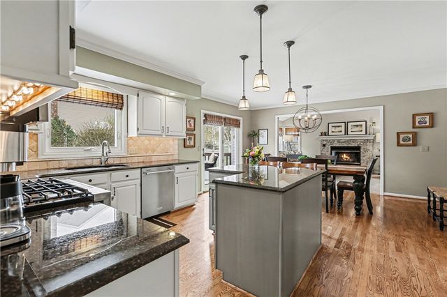 8 Wayshire Drive, Penfield, NY 14526