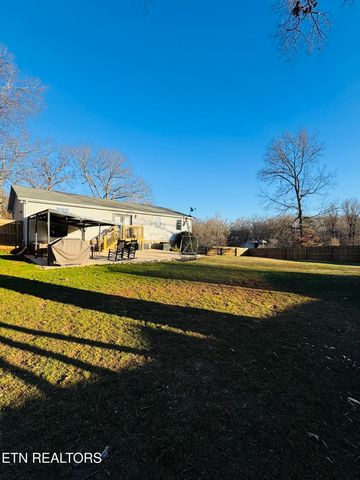 226 Van Stowe Rd, Harriman, TN 37748