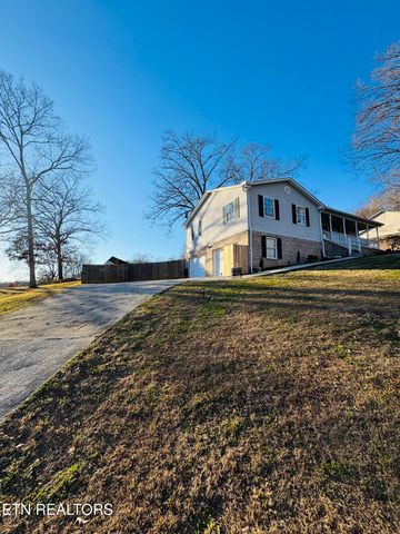 226 Van Stowe Rd, Harriman, TN 37748