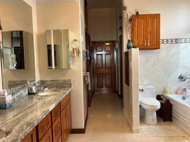 131 Hoahana Place, Honolulu, HI 96825