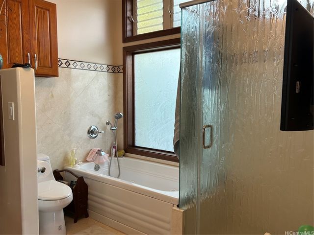 131 Hoahana Place, Honolulu, HI 96825