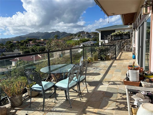 131 Hoahana Place, Honolulu, HI 96825