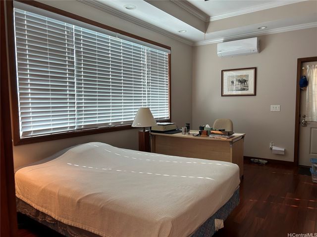 131 Hoahana Place, Honolulu, HI 96825