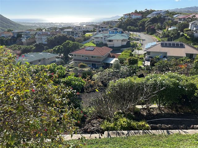 131 Hoahana Place, Honolulu, HI 96825