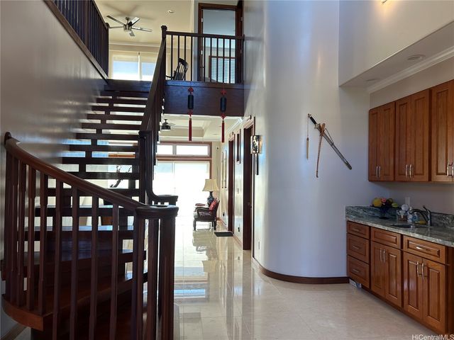 131 Hoahana Place, Honolulu, HI 96825