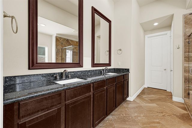 2039 Fannin Station N, Houston, TX 77045