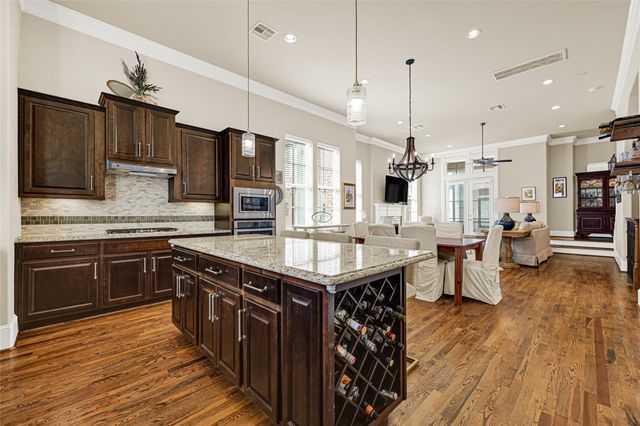 2039 Fannin Station N, Houston, TX 77045