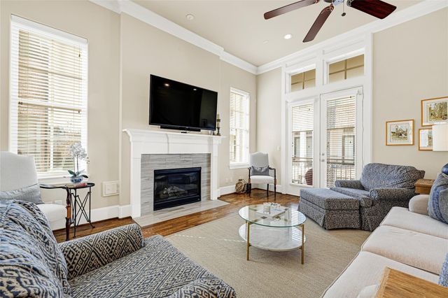 2039 Fannin Station N, Houston, TX 77045