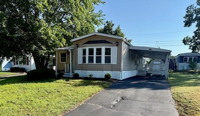14 Lane F Lane, Coventry, RI 02816
