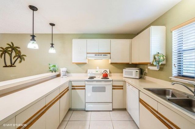 7485 SE Jamestown Terrace, Hobe Sound, FL 33455