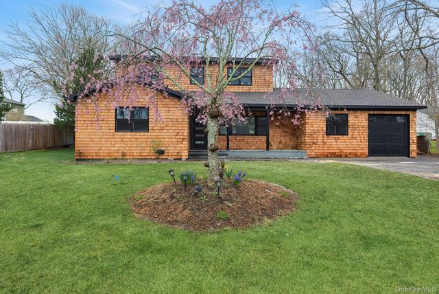 7 Mortimer Street, Westhampton Beach, NY 11978