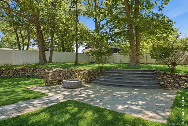 7 Mortimer Street, Westhampton Beach, NY 11978