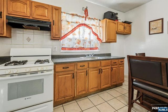 719 18th Avenue, Irvington, NJ 07111