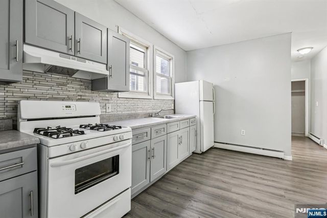 719 18th Avenue, Irvington, NJ 07111