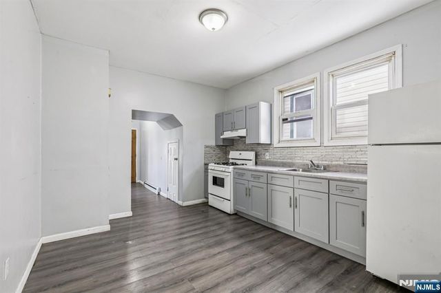 719 18th Avenue, Irvington, NJ 07111