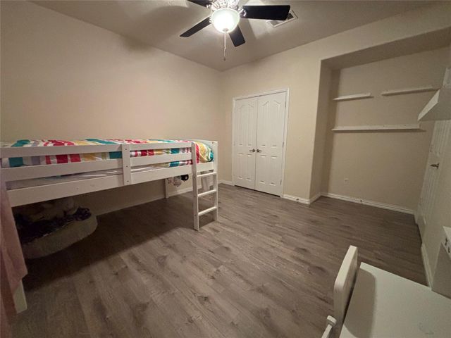 104 Avery Springs Lane, Dickinson, TX 77539
