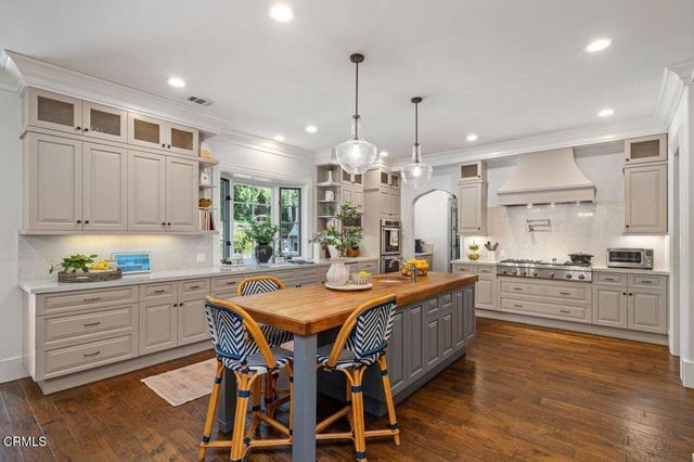 951 Descanso Drive, La Canada Flintridge, CA 91011