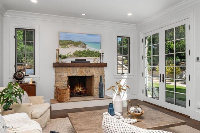 951 Descanso Drive, La Canada Flintridge, CA 91011