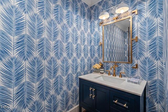 951 Descanso Drive, La Canada Flintridge, CA 91011