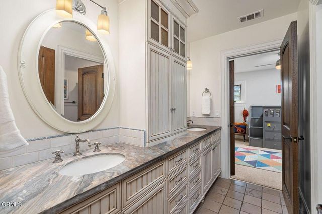 951 Descanso Drive, La Canada Flintridge, CA 91011