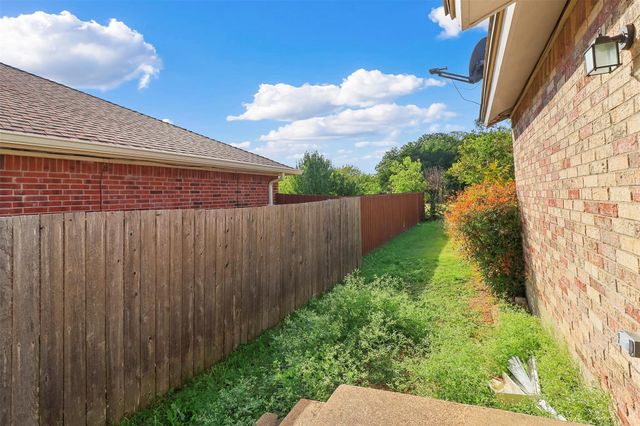 807 Ash Lane, Cedar Hill, TX 75104