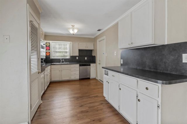 807 Ash Lane, Cedar Hill, TX 75104