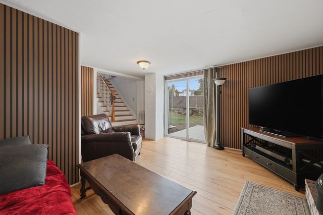 8 Stones Corner Road, Berlin, MA 01503